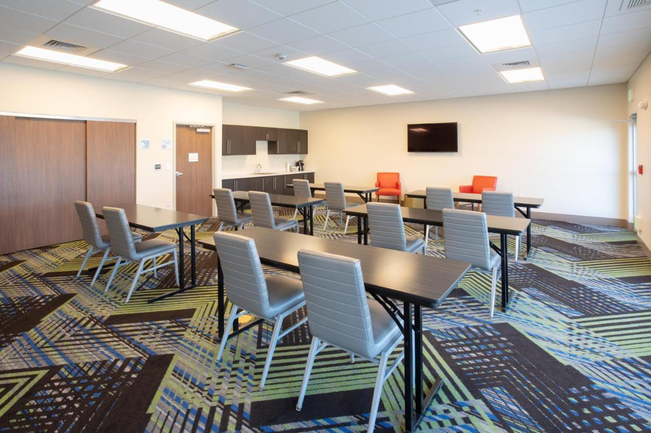 Holiday Inn Express & Suites - Goodland I-70 By Ihg Eksteriør bilde