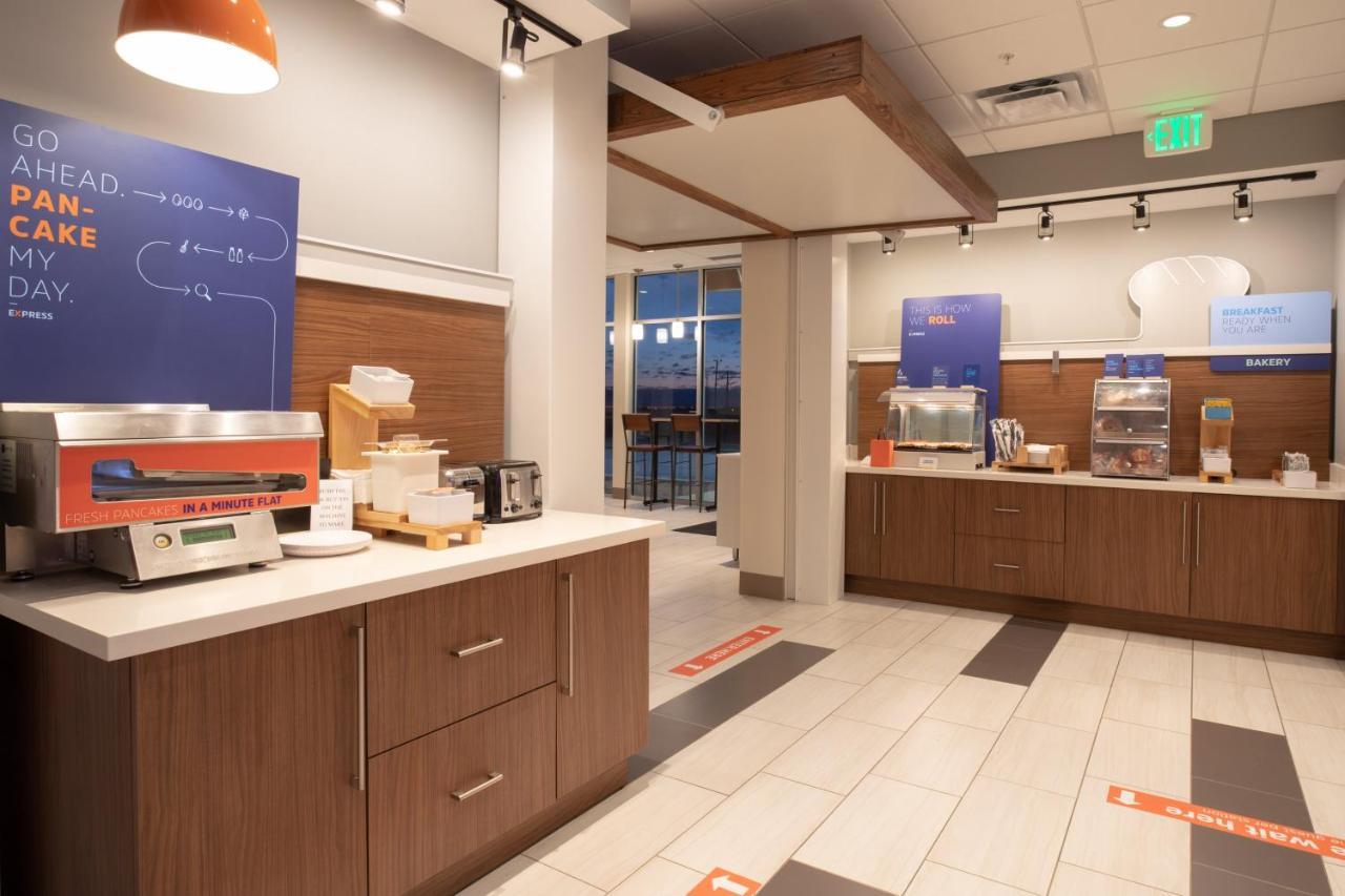 Holiday Inn Express & Suites - Goodland I-70 By Ihg Eksteriør bilde